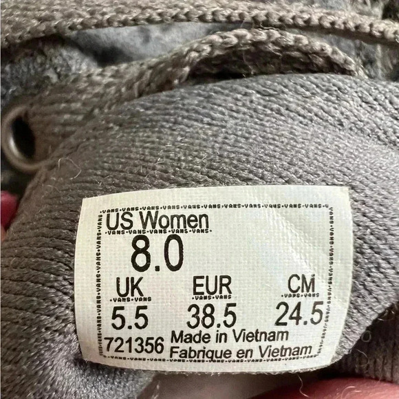 VANS | women’s suede snakeskin lace up classic sneakers. Size: 8 - Picture 10 of 11